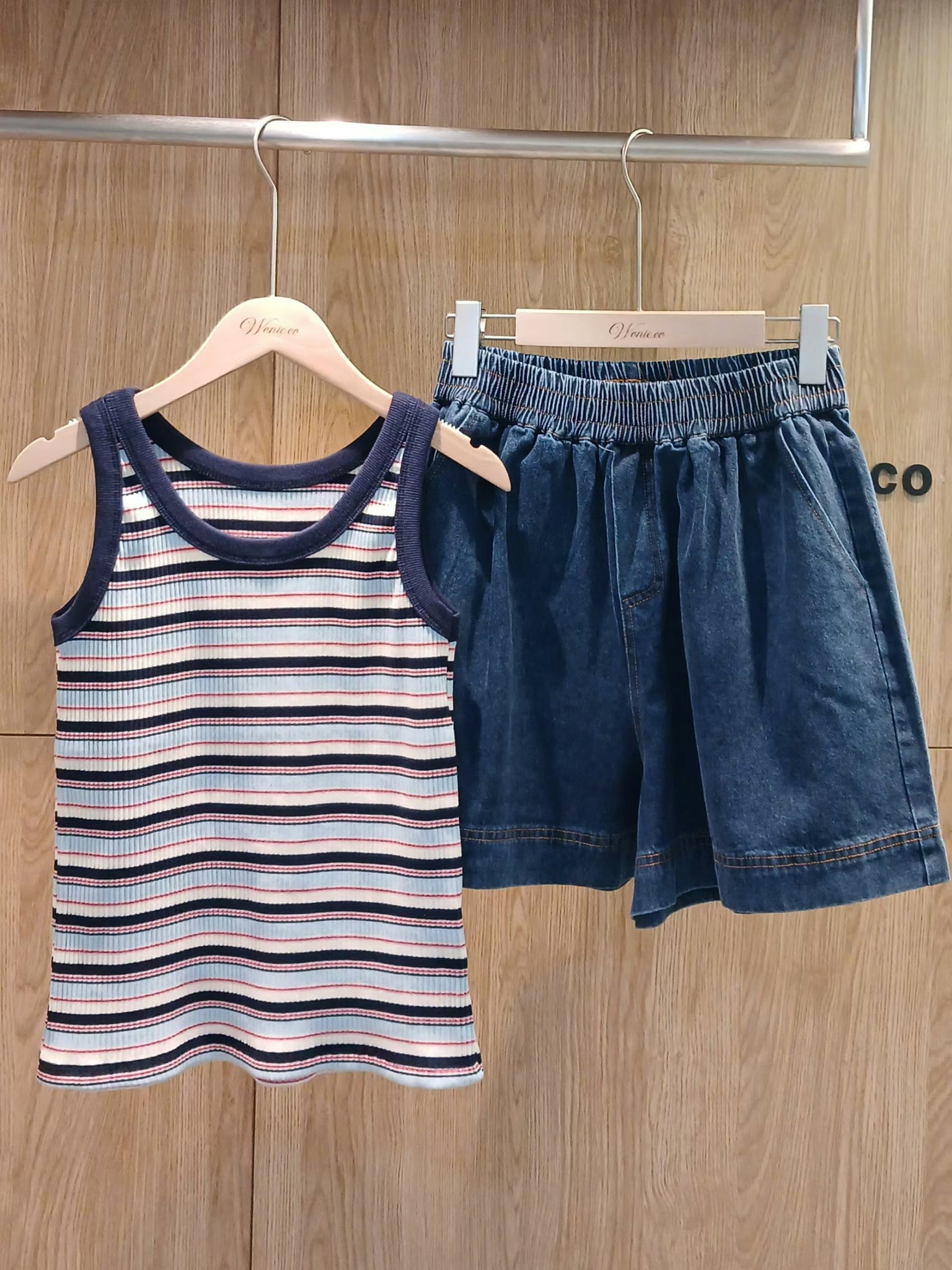 Mixed Colour Ribbed Vest (18-20Jul 超抵價$168, 之後批發價$198)