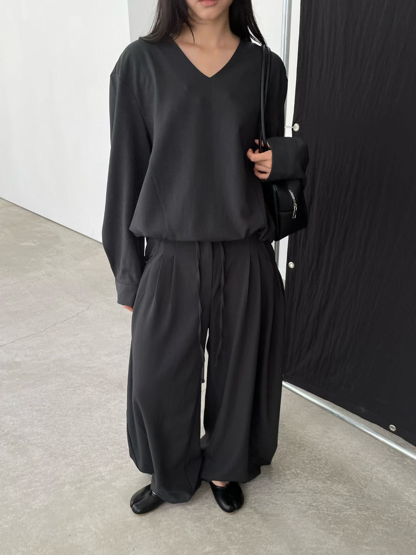 Modern Boxy V Neck Top  (8-10Oct超抵價$428, 之後批發價$468)