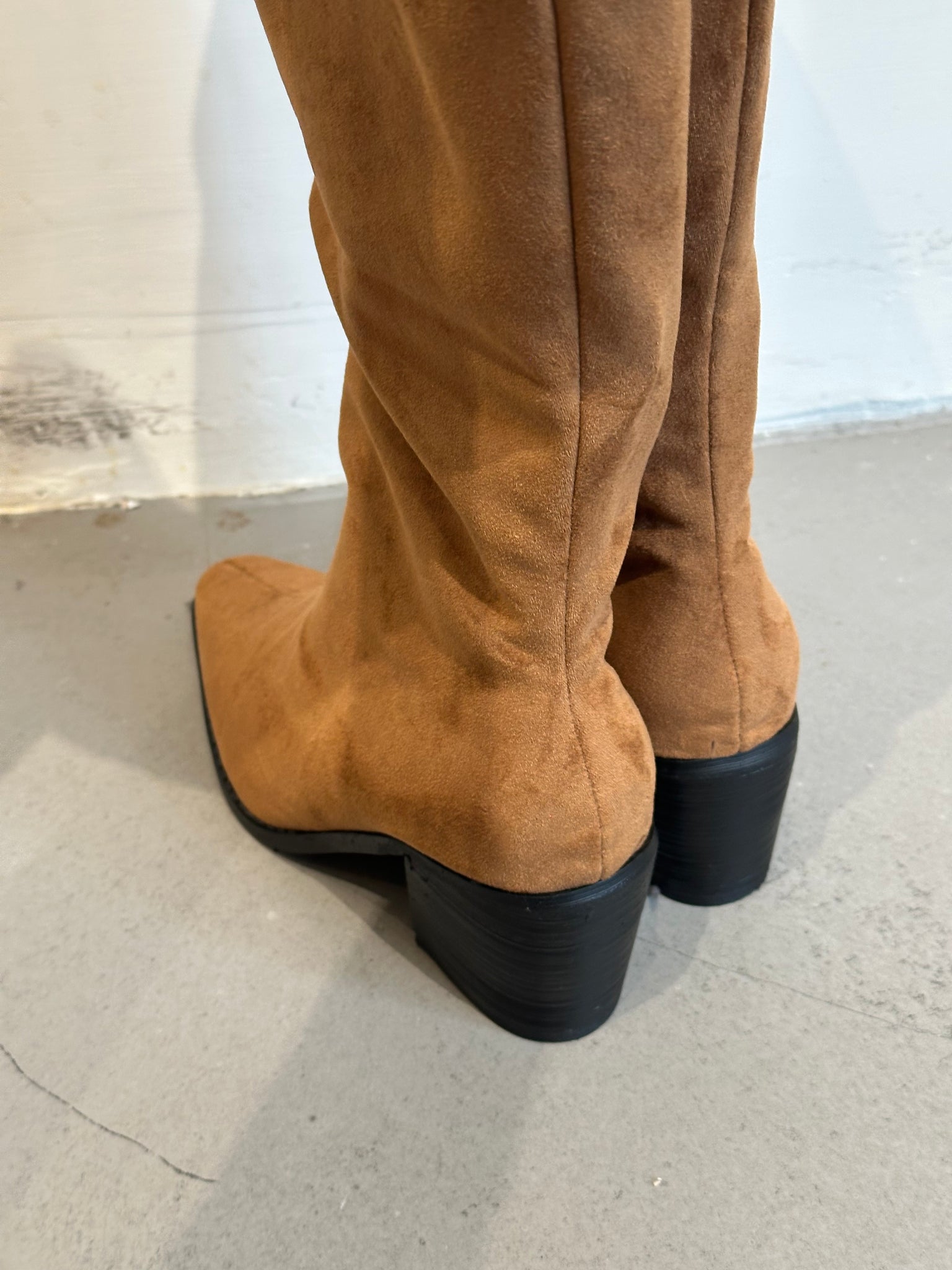 Essential Soft Suede Long Boots (14-17Oct超抵價$498, 之後批發價$598)