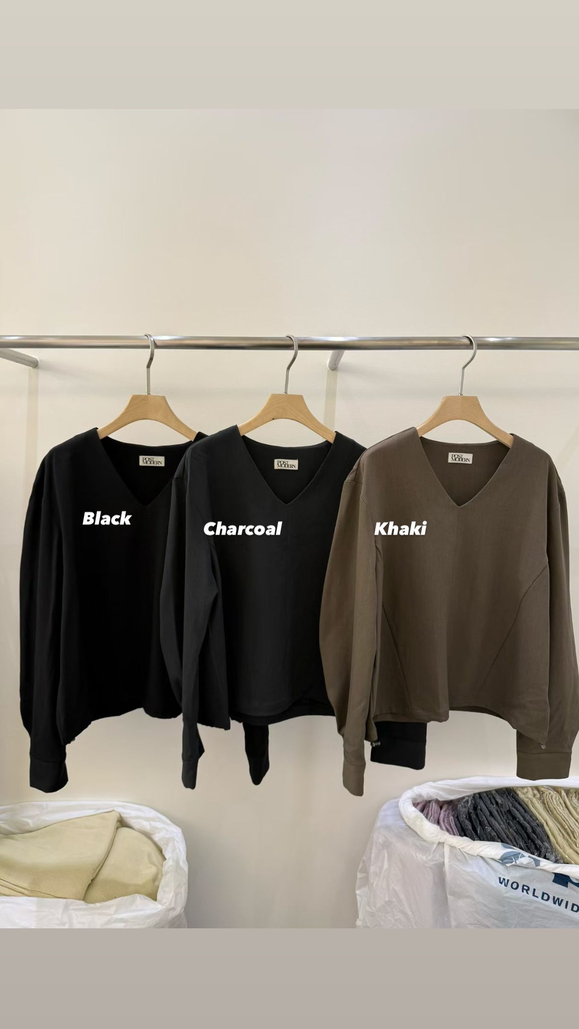 Modern Boxy V Neck Top  (8-10Oct超抵價$428, 之後批發價$468)