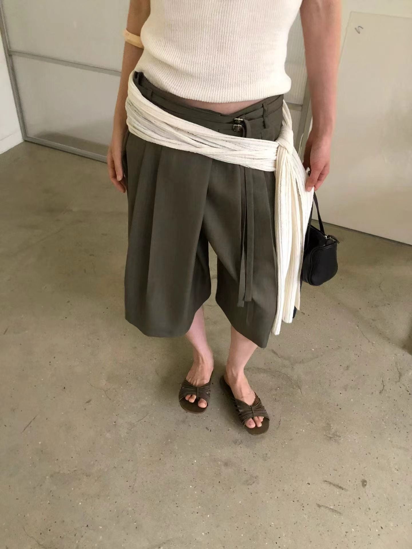 Side Buckle Bermuda Shorts  (24-27Jun 超抵價$498, 之後批發價$528)
