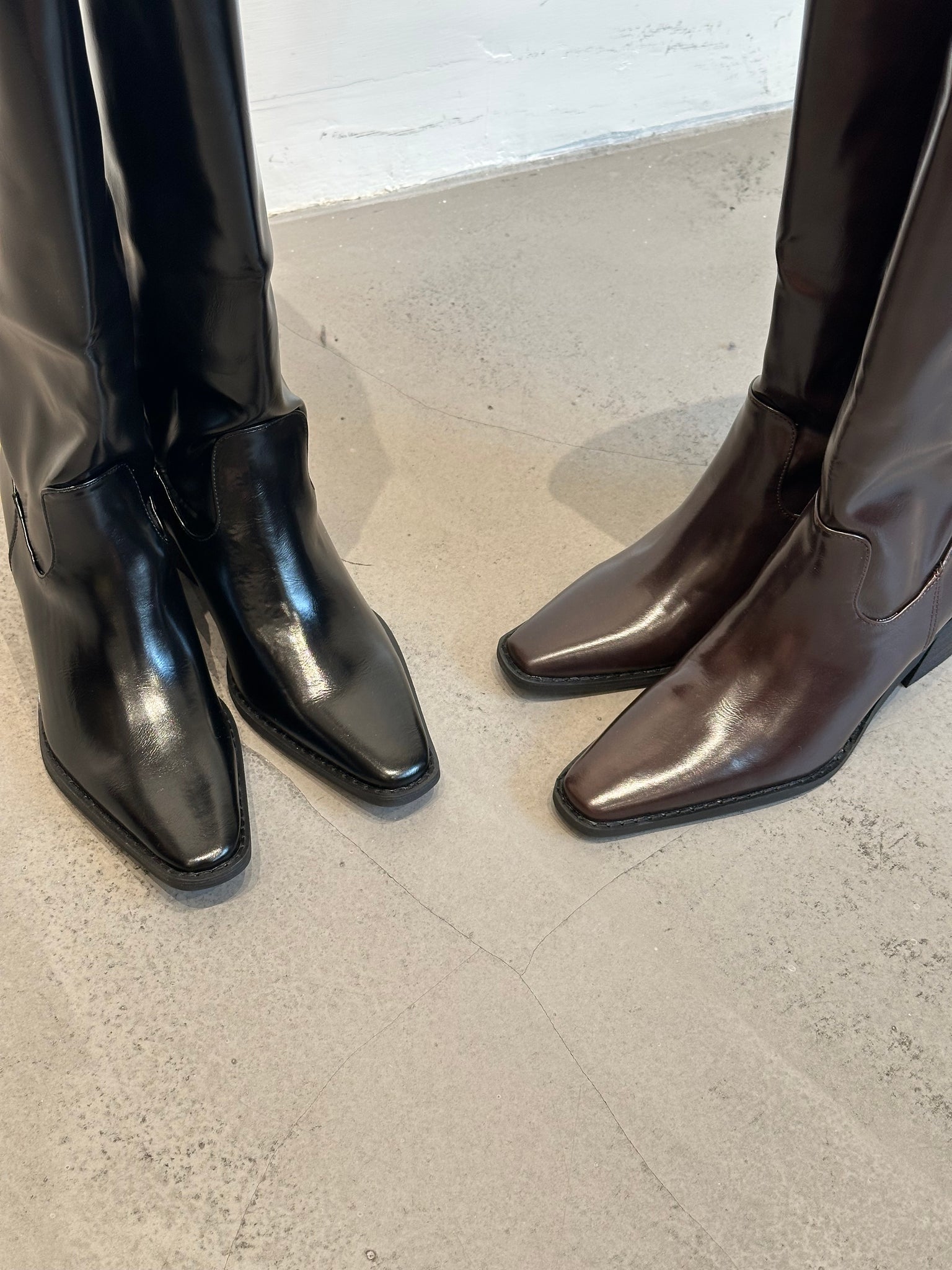 Daily Cool Pointed Long Boots (限時最抵價$568至今晚23:59, 15-17Oct超抵價$598, 之後批發價$698)