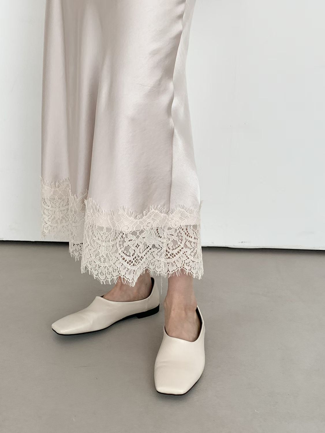 Trendy Lace Trim Satin Skirt