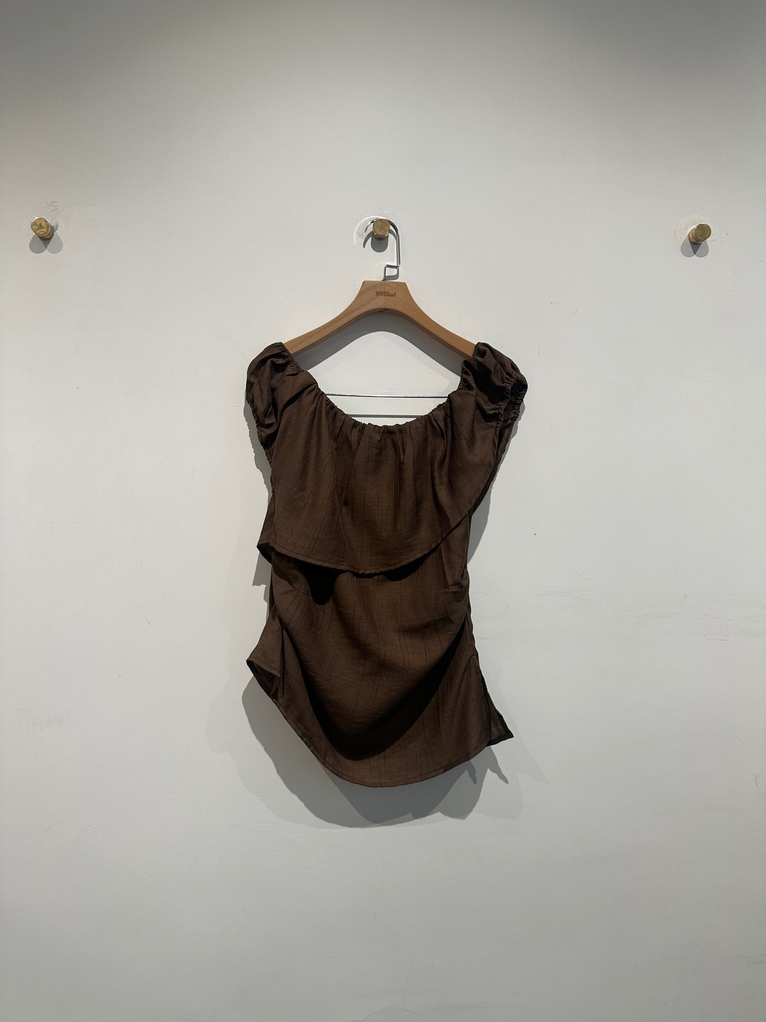 Off Shoulder Linen Top (9-11Jul 超抵價$298, 之後批發價$348)