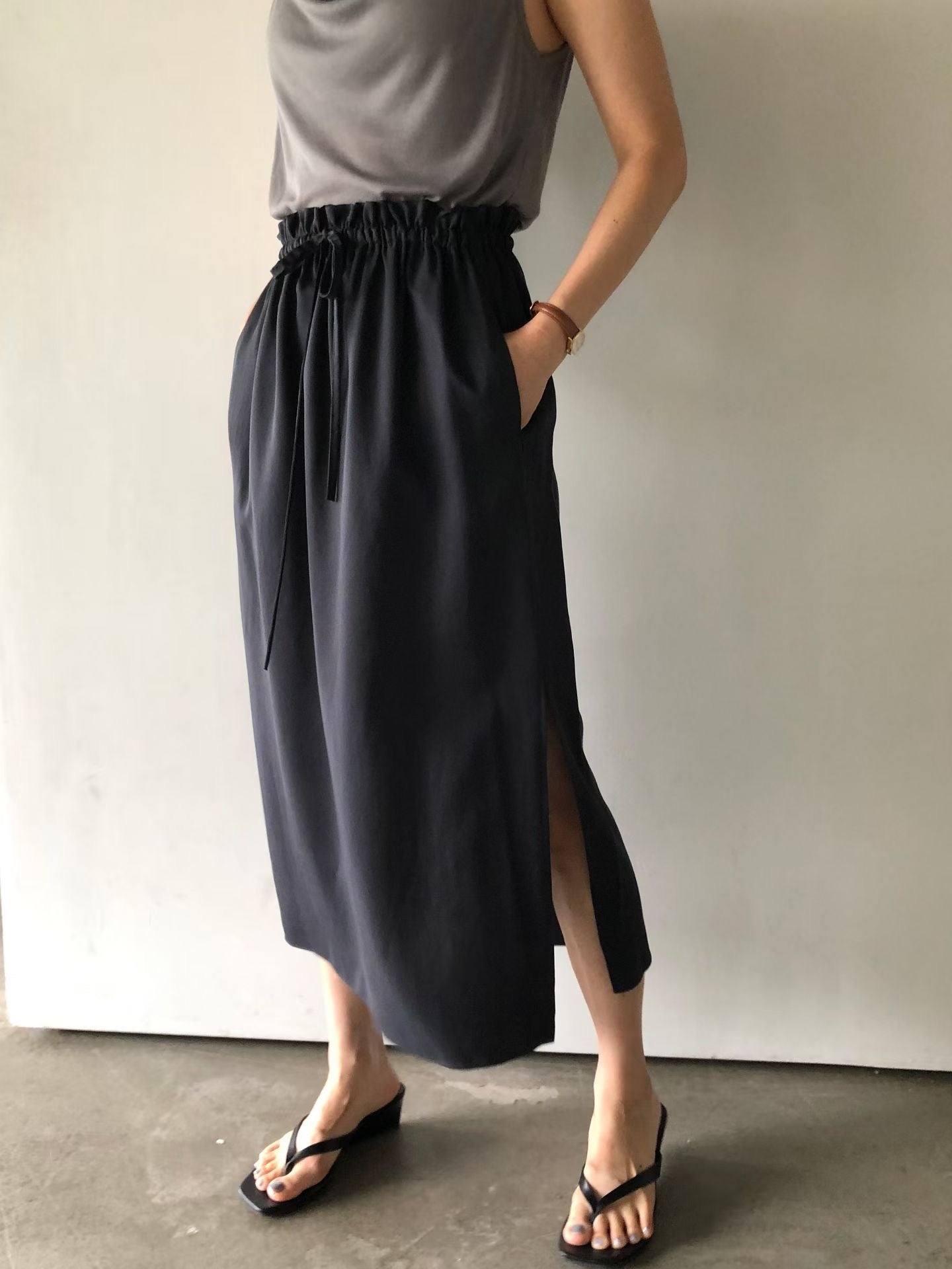 Elastic Band Waist Side Slit Skirt (18-20Jul 超抵價$368, 之後批發價$398)
