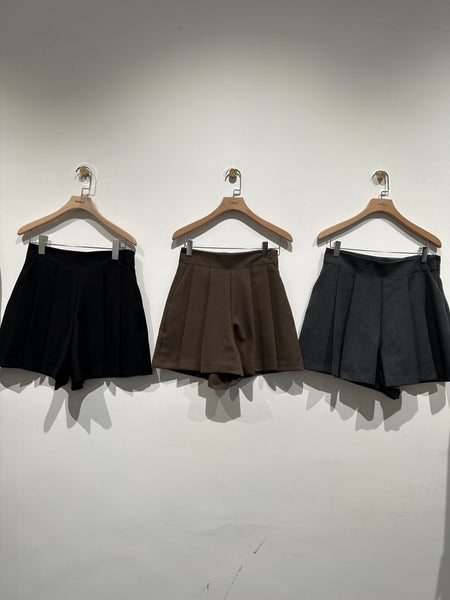 Fold Shorts (7-9Nov $298, 之後批發價$348）