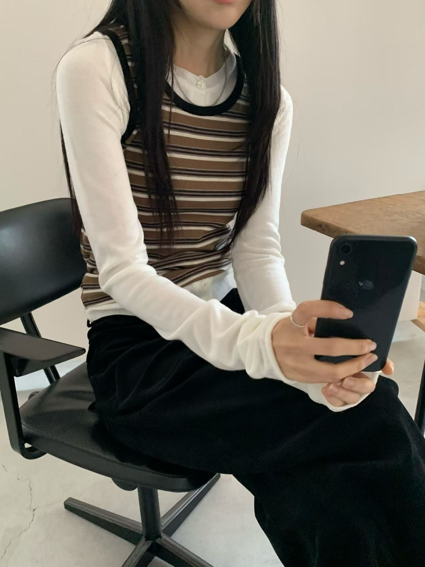 Super Like Stripe Vest (10-12Dec $228, 之後批發價$248）