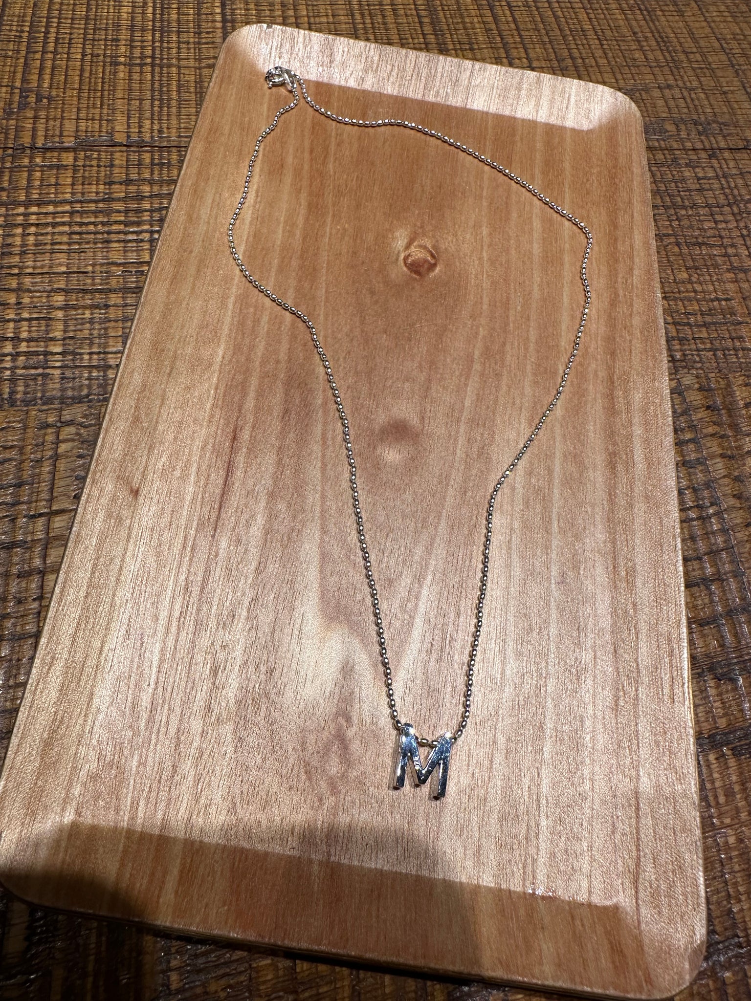 N03 (Necklace with alphabet pendant)