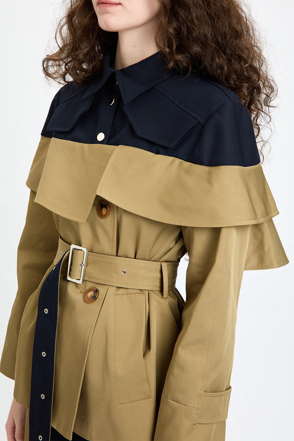 Back Ruffles Short Trench