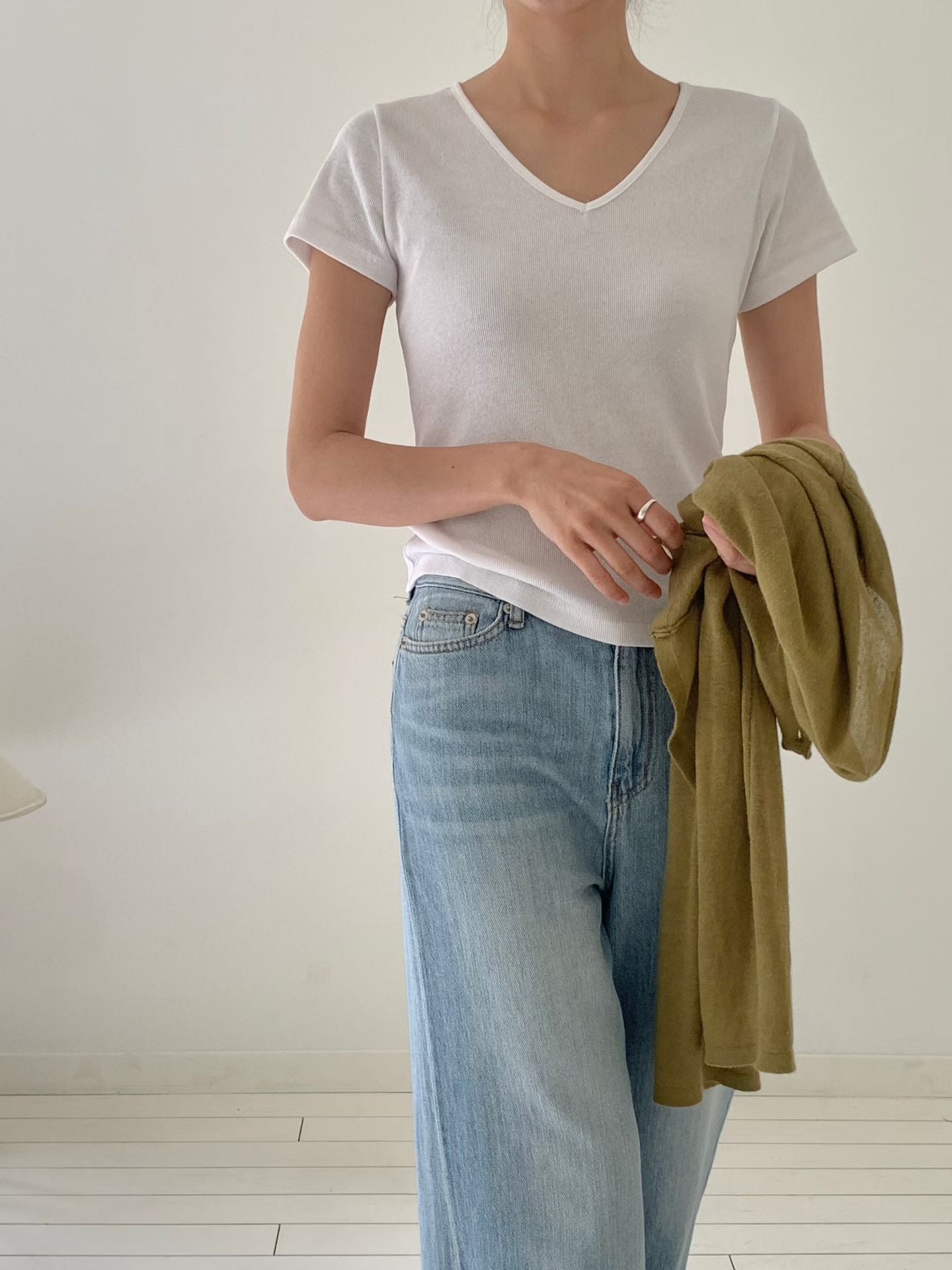 V Neck Ribbed Tee (加購$168)