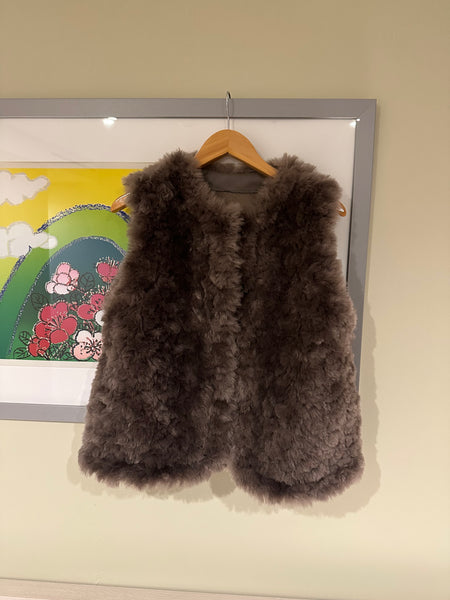 Faux Fur Vest Charcoal (26-28Nov $428, 之後批發價$498）