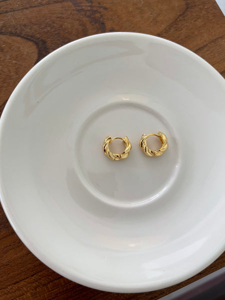 WS2023OCT144 (Earrings Gold)