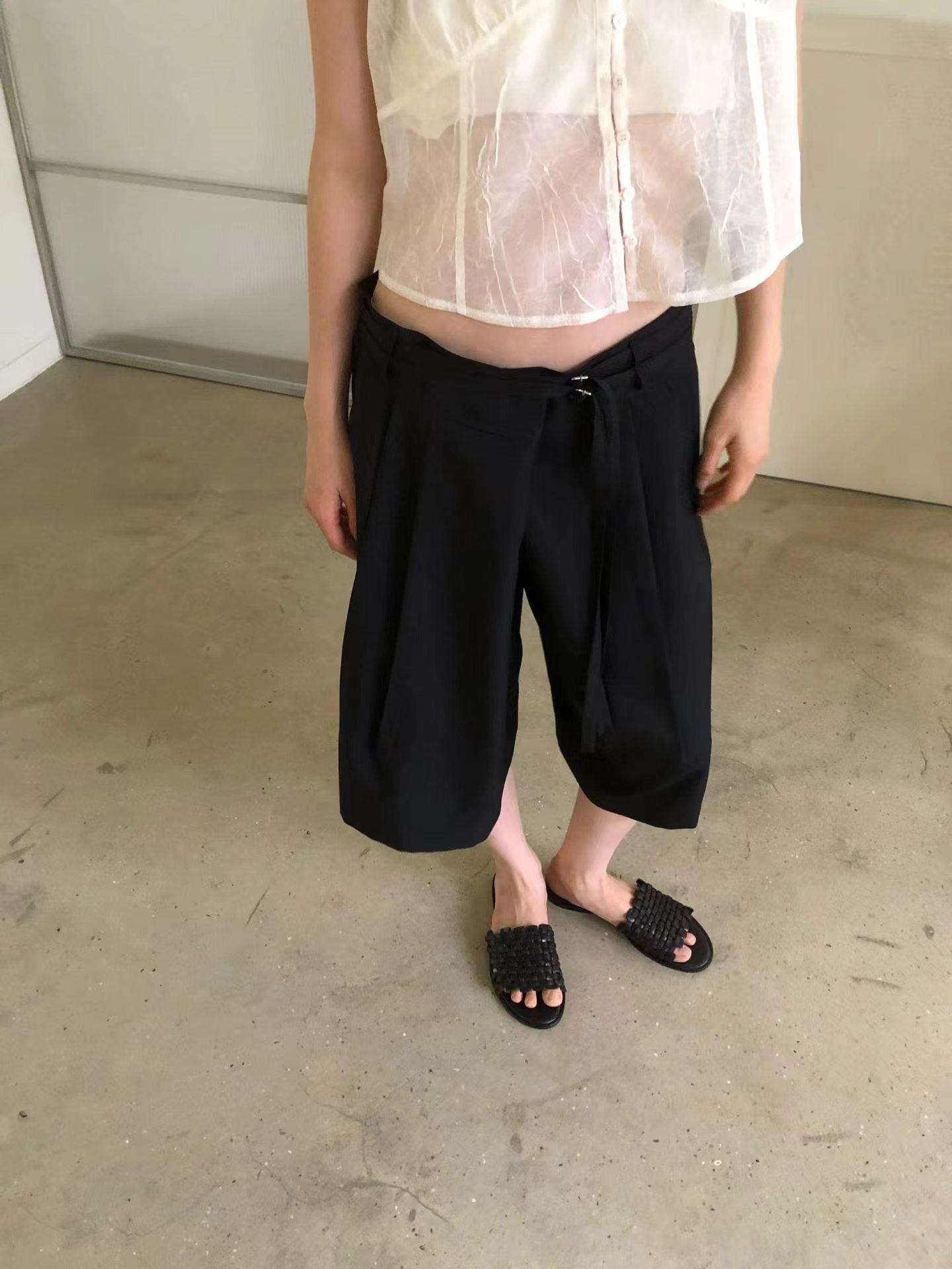 Side Buckle Bermuda Shorts  (24-27Jun 超抵價$498, 之後批發價$528)