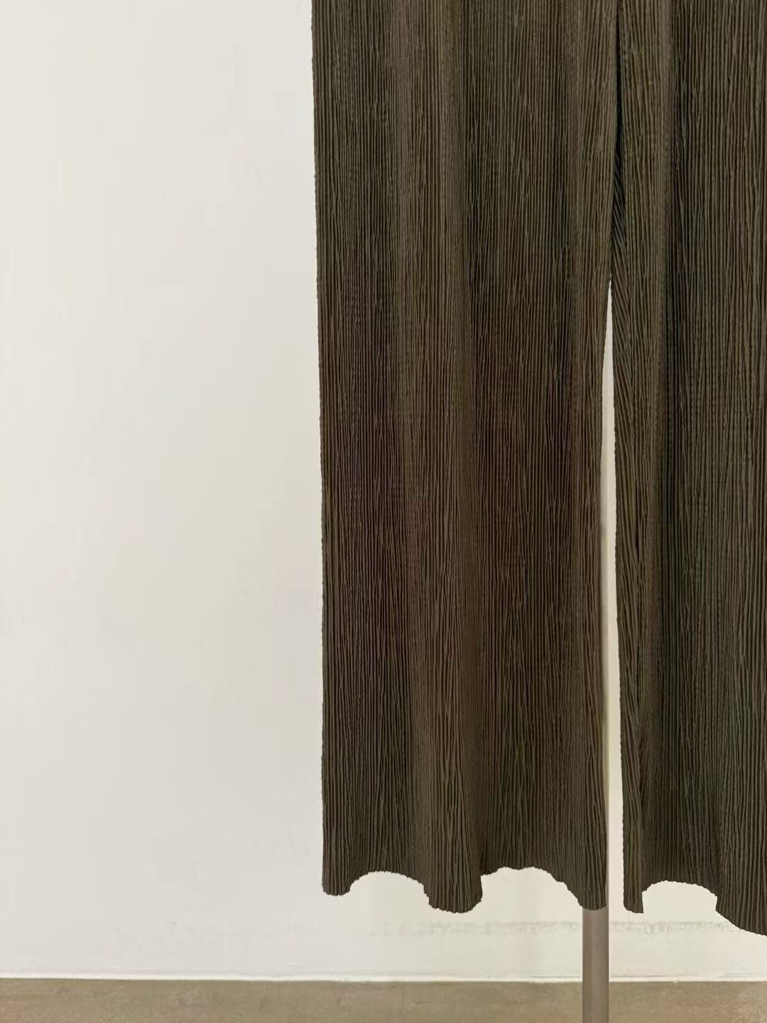 Season Must Buy Ribbed Cooling Pants (30Apr-2May $428, 之後批發價$468）