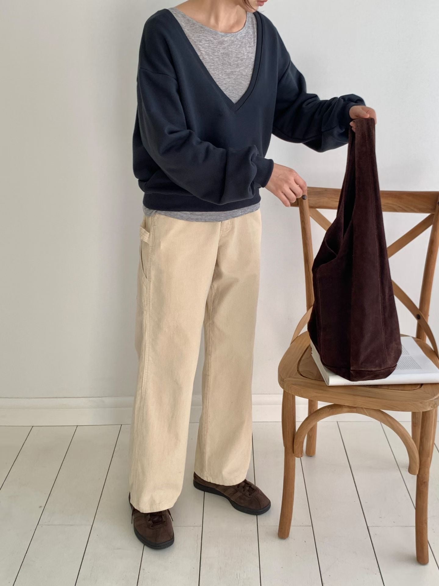 Essential Low V Sweater (15-17Oct超抵價$268, 之後批發價$298)