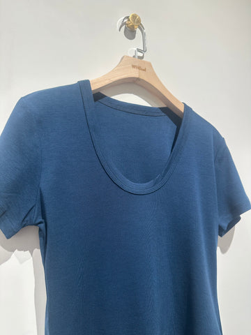 Essential Low Collar Slim Cut Tee (加購$168)