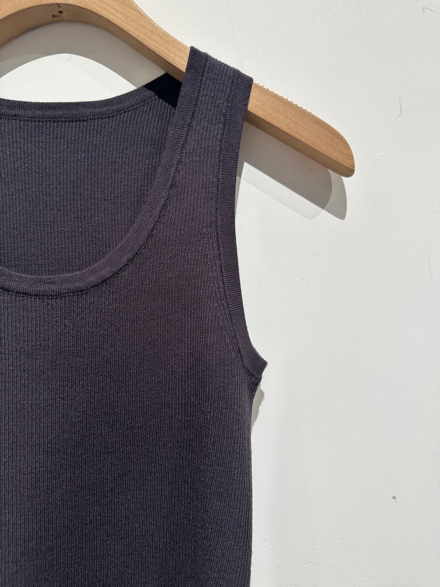 Essential Ribbed Knit Vest (2-4Sep 超抵價$198, 之後批發價$248)