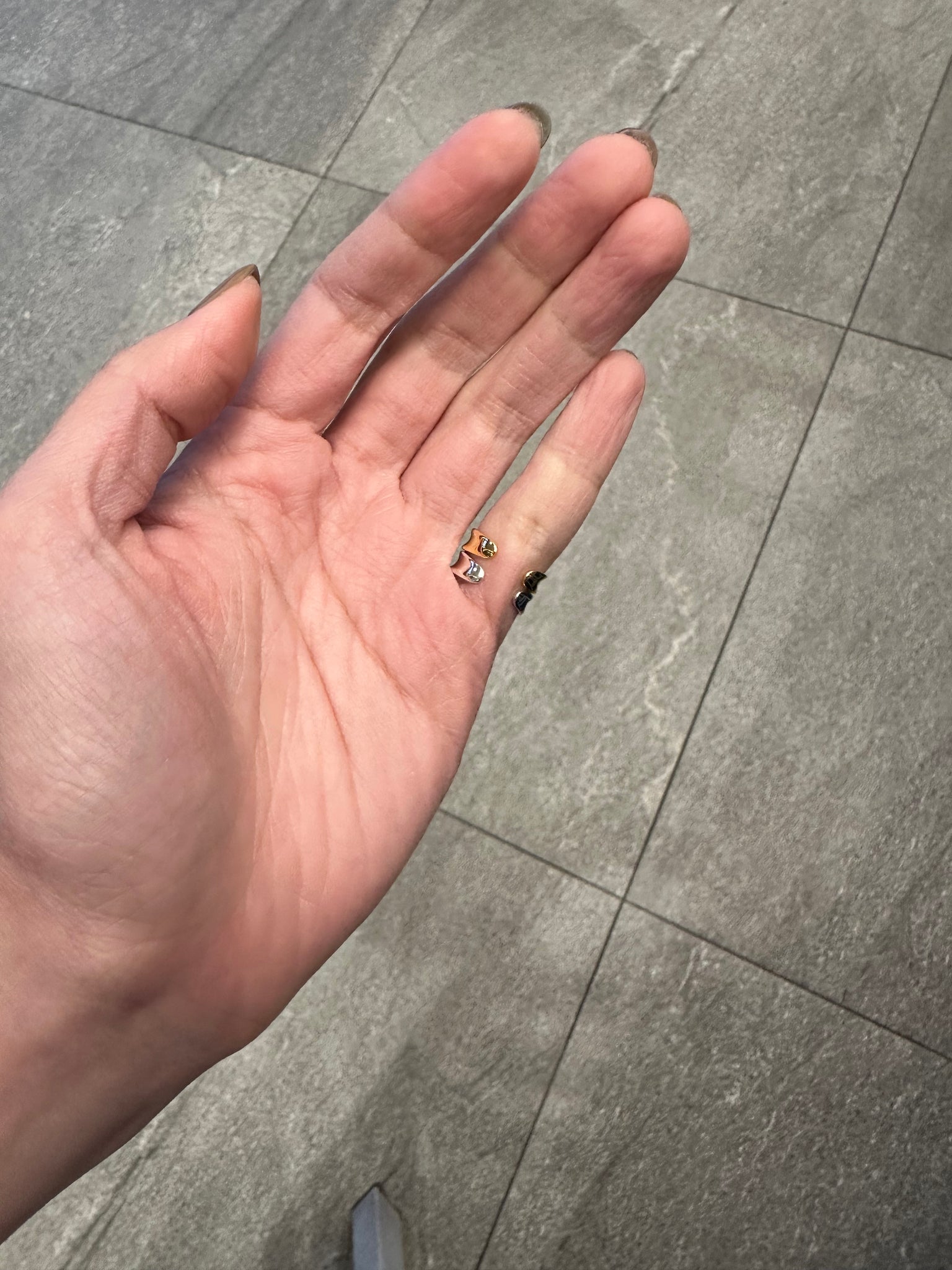 R3 (Pinky Ring) (2-4Mar $228, 之後批發價$248）