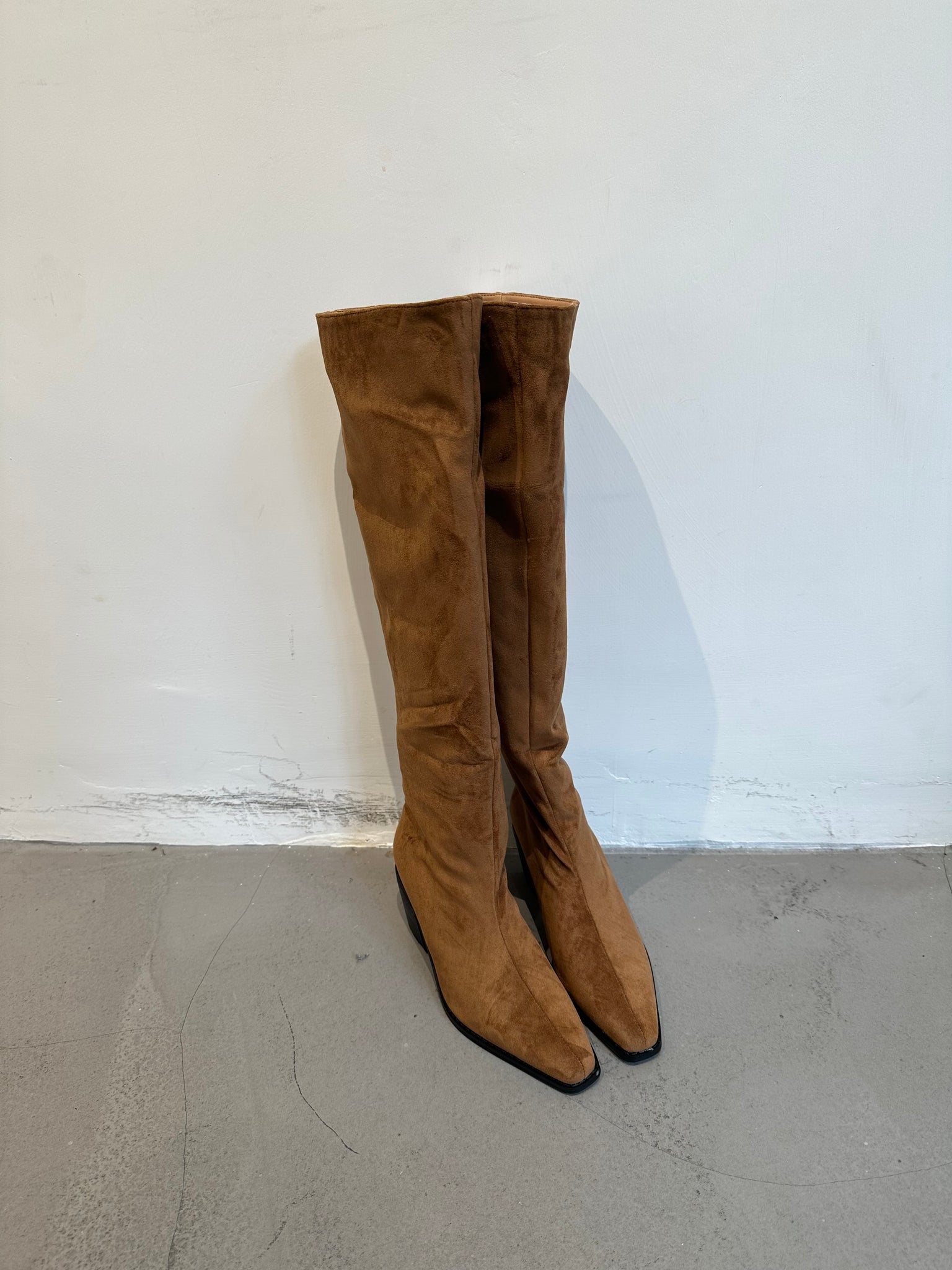 Essential Soft Suede Long Boots (14-17Oct超抵價$498, 之後批發價$598)