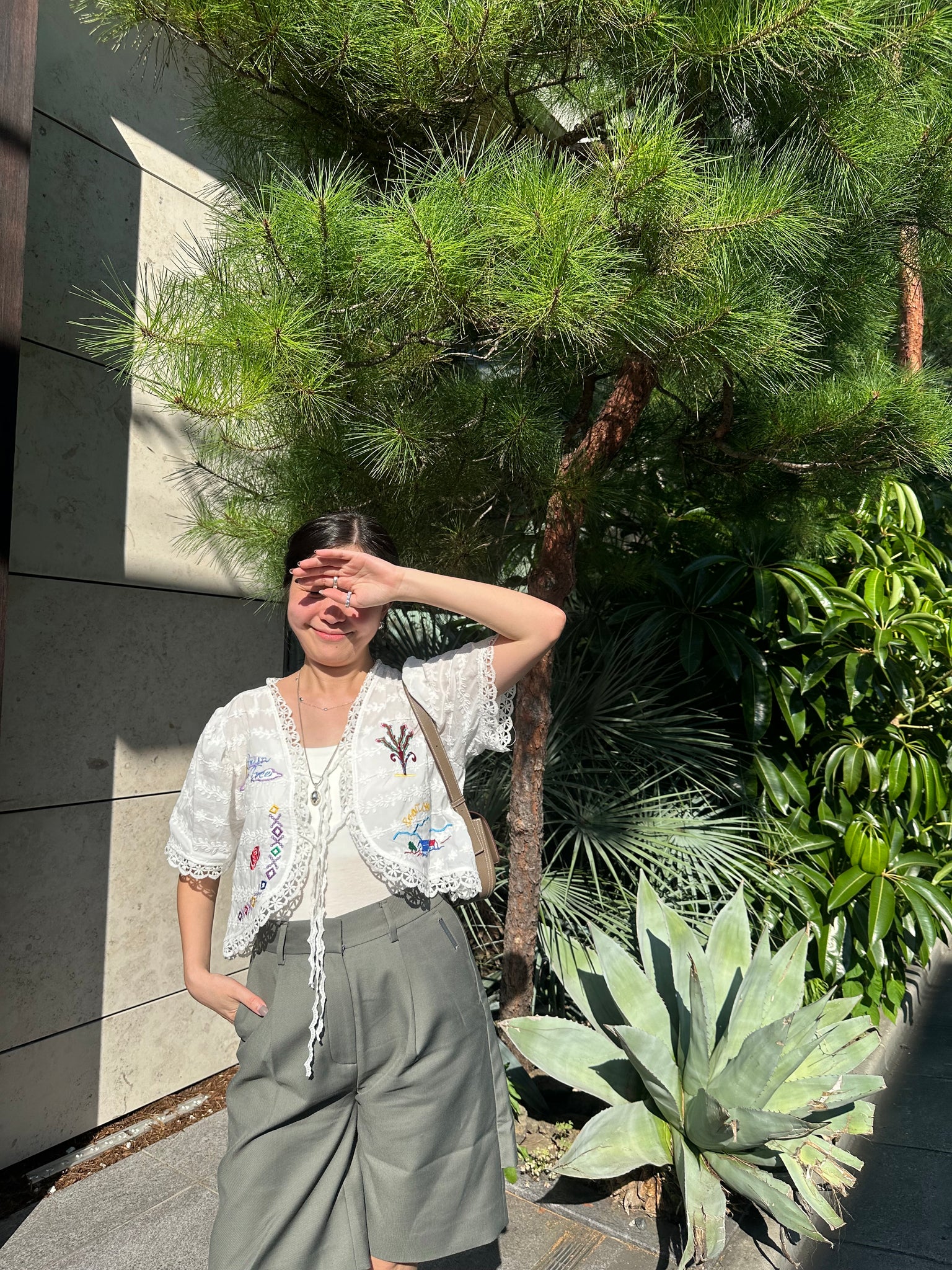 Deluxe Embroidered Tie Top (31Jul-2Aug 超抵價$668, 之後批發價$698)