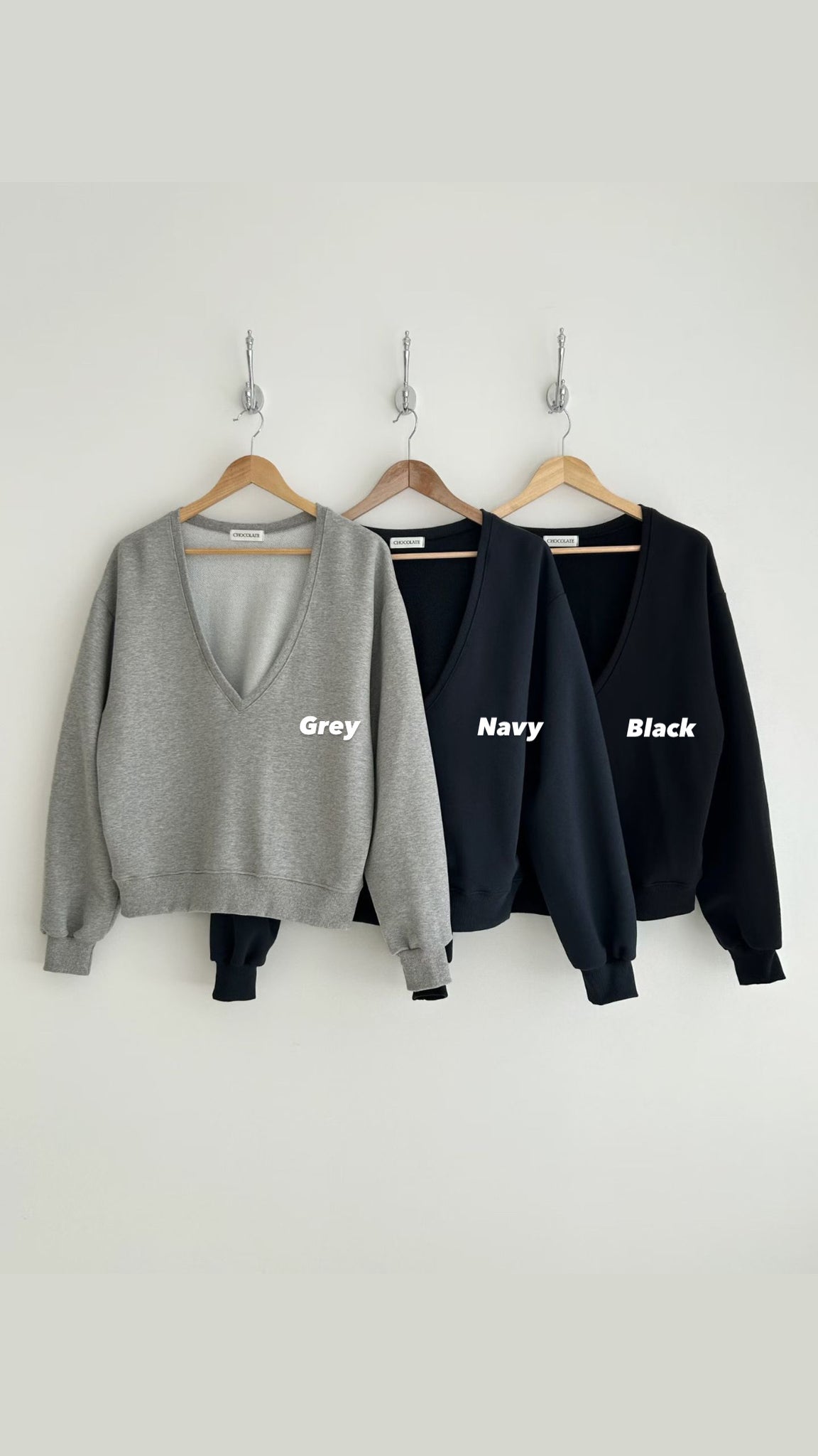 Essential Low V Sweater (15-17Oct超抵價$268, 之後批發價$298)