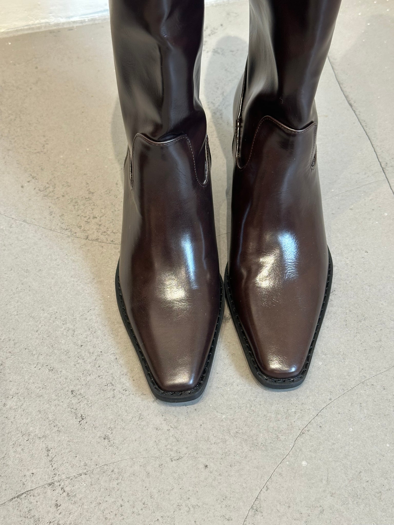 Daily Cool Pointed Long Boots (限時最抵價$568至今晚23:59, 15-17Oct超抵價$598, 之後批發價$698)