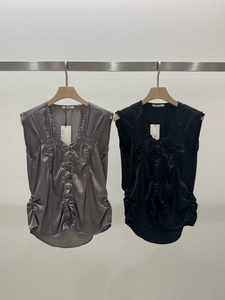 Satin Opera Vest (11-13Dec $548, 之後批發價$568）