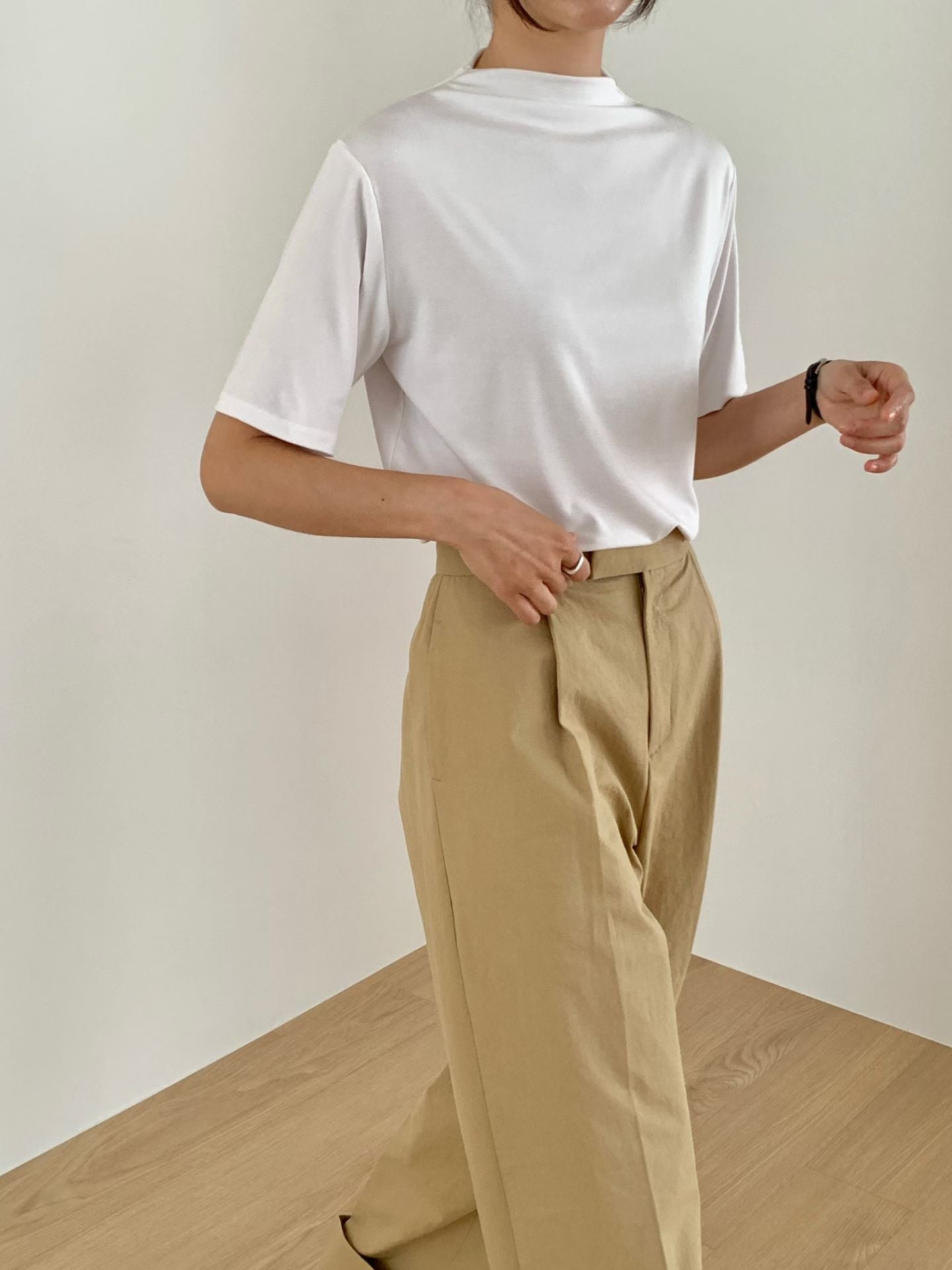 Must Have Soft Low Half Neck Tee (加購$168)