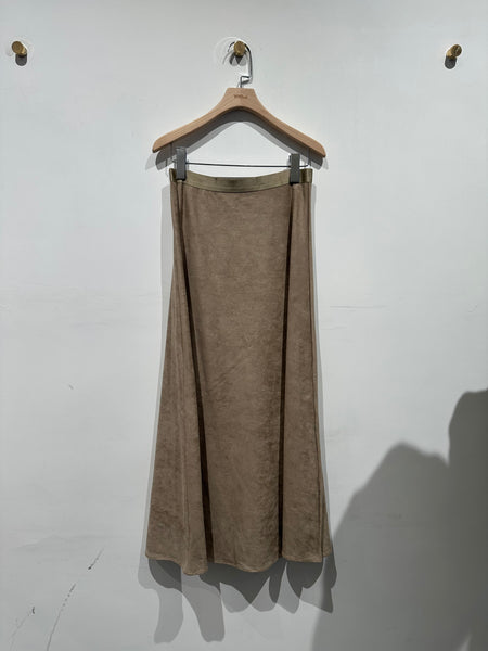 Suede Flare Long Skirt (15-18Jan $298, 之後批發價$398）