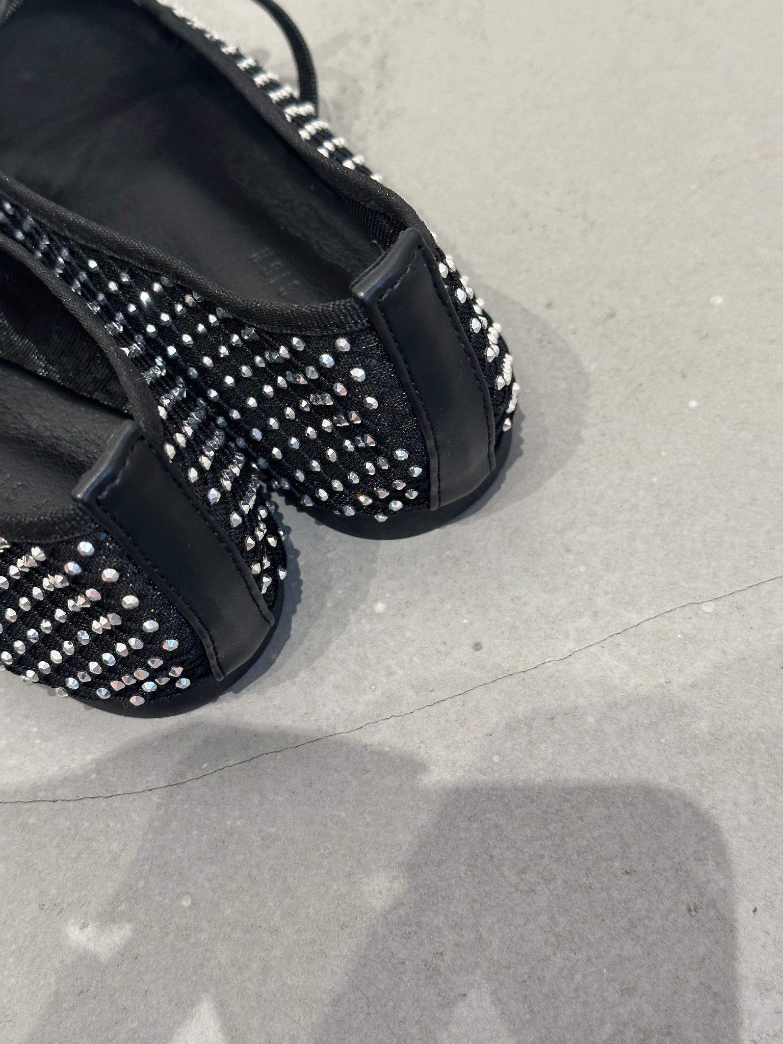 Bling Your Summer Shoes  (限時超抵快閃價$448至今晚23:59, 18-20Jun 超抵價$468, 之後批發價$498)