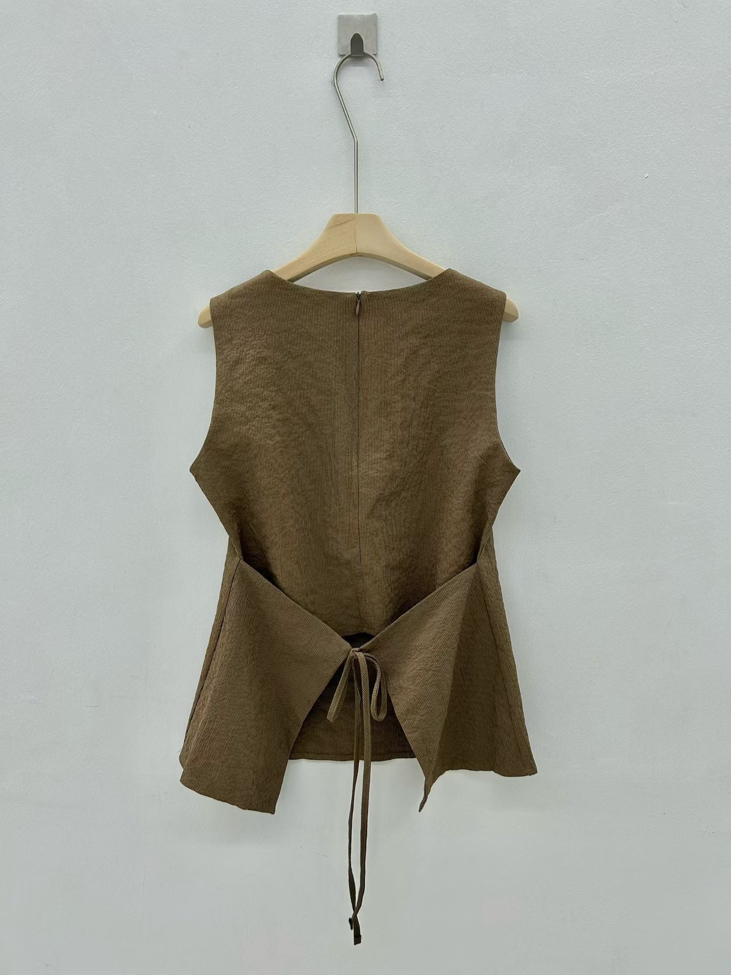 Cool Fabric Back Tie Vest (18-20Jun 超抵價$348, 之後批發價$368)