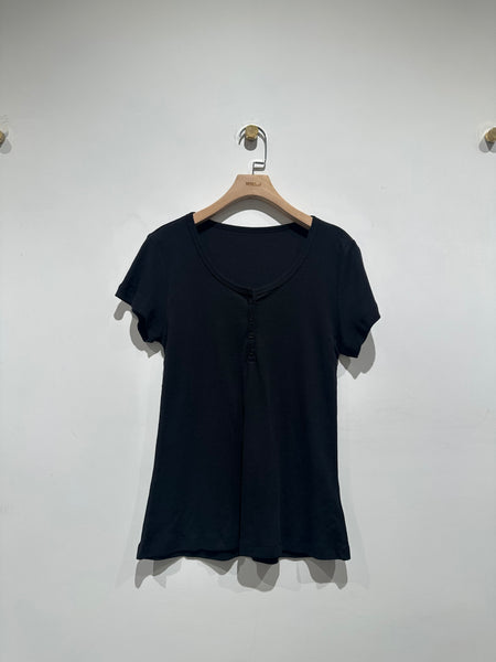 Slim Cut Button Tee  (24-27Jun 超抵價$168, 之後批發價$198)