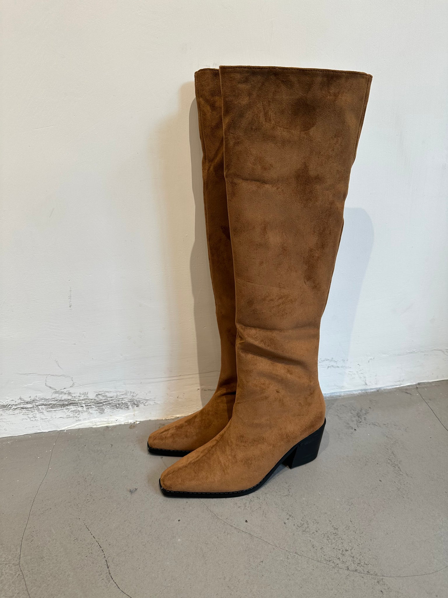 Essential Soft Suede Long Boots (14-17Oct超抵價$498, 之後批發價$598)