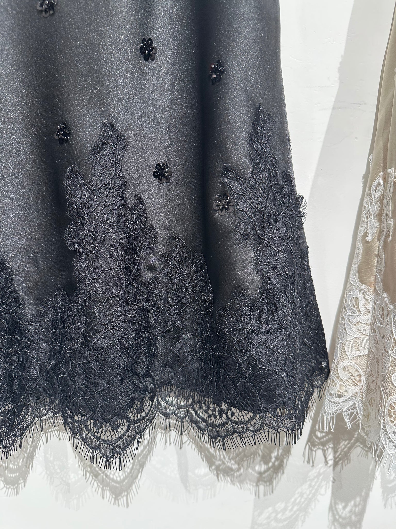 Deluxe Lace Skirt  (28-30May 超抵價$468, 之後批發價$498)