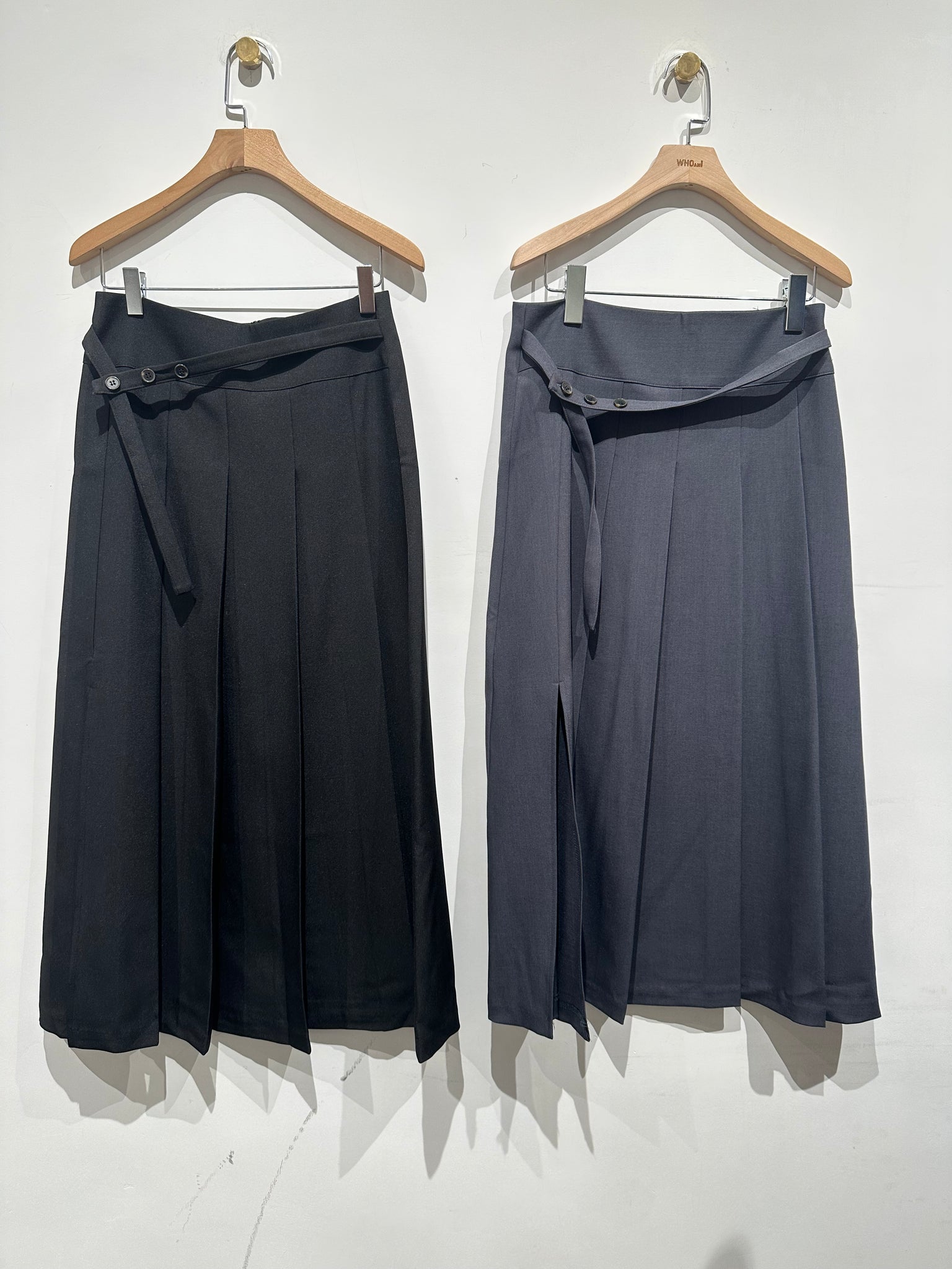 Box Pleated Side Slit Skirt