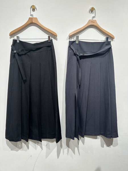 Box Pleated Side Slit Skirt