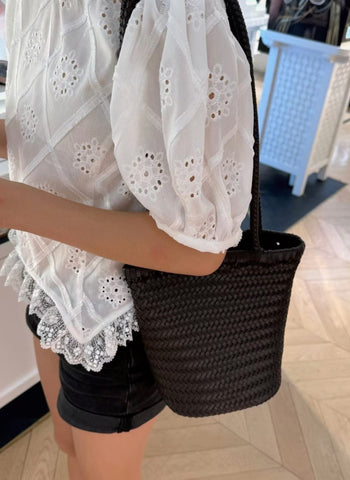 Deluxe Lace Puff Sleeve Blouse (18-20Jul 超抵價$898, 之後批發價$988)