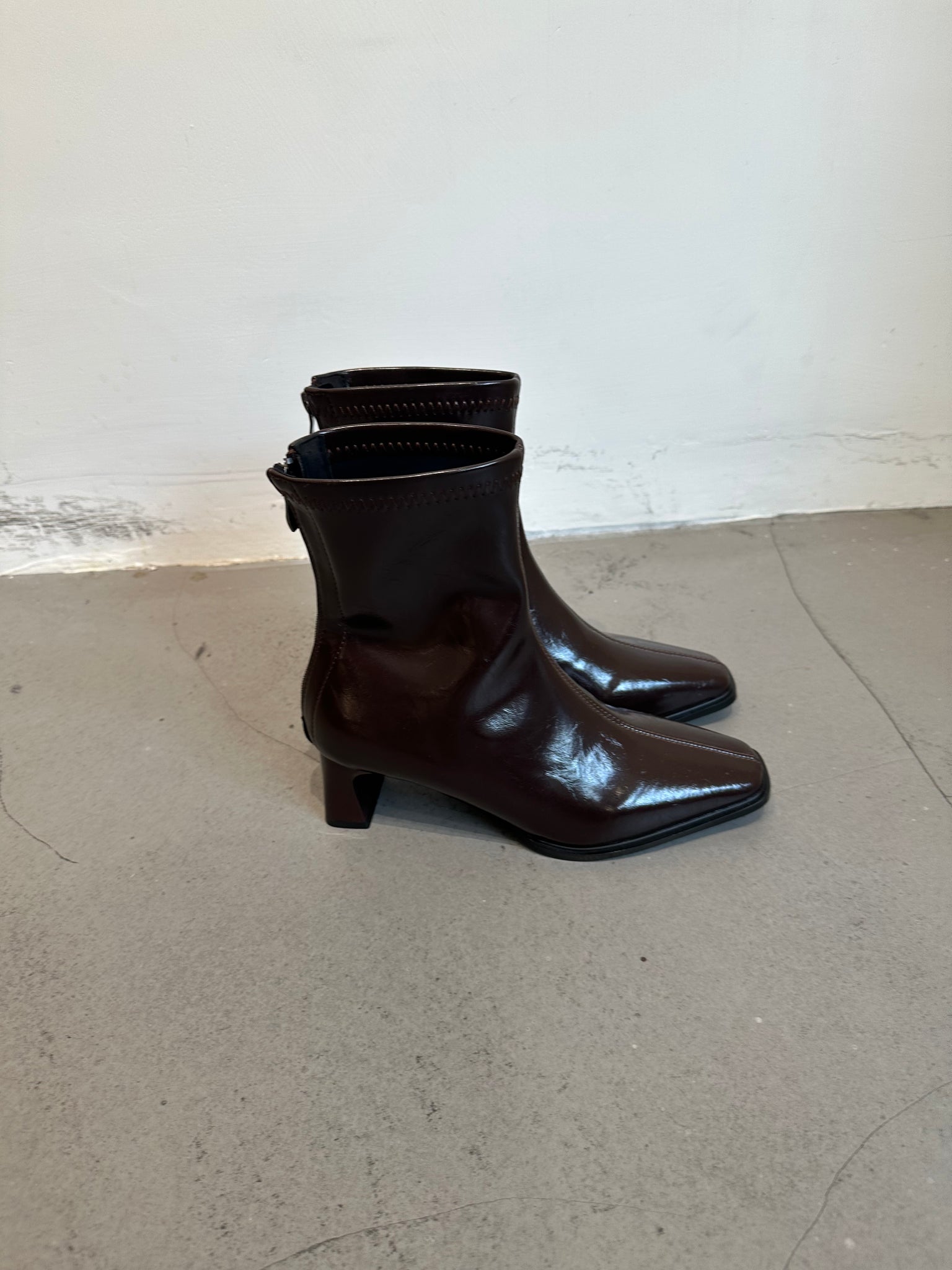 Middle Seam Block Heels Ankle Boots (14-17Oct超抵價$468, 之後批發價$568)