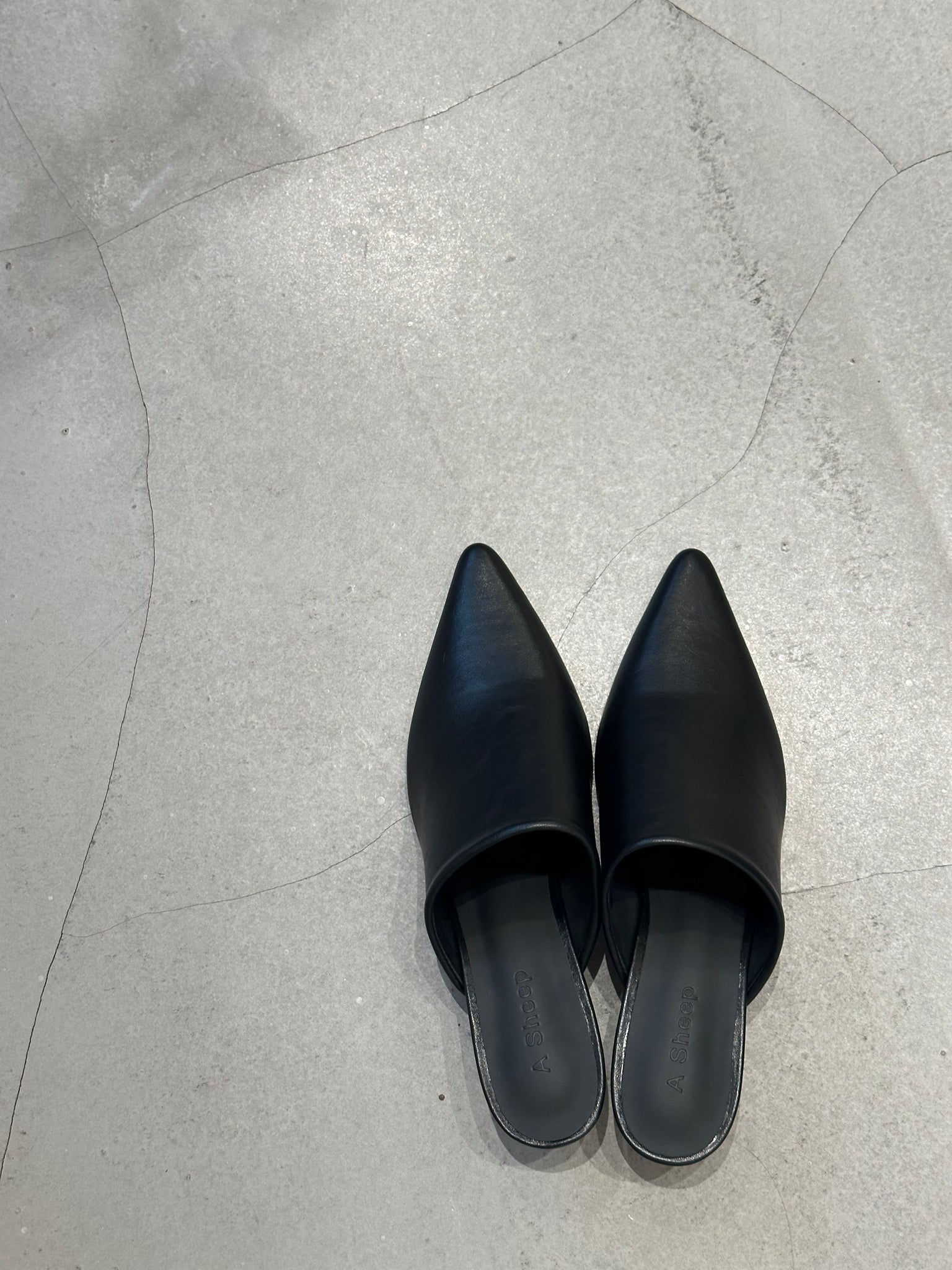 Classy Lamb Leather Pointed  Mules  (限時超抵快閃價$498至今晚23:59, 18-20Jun 超抵價$528, 之後批發價$568)