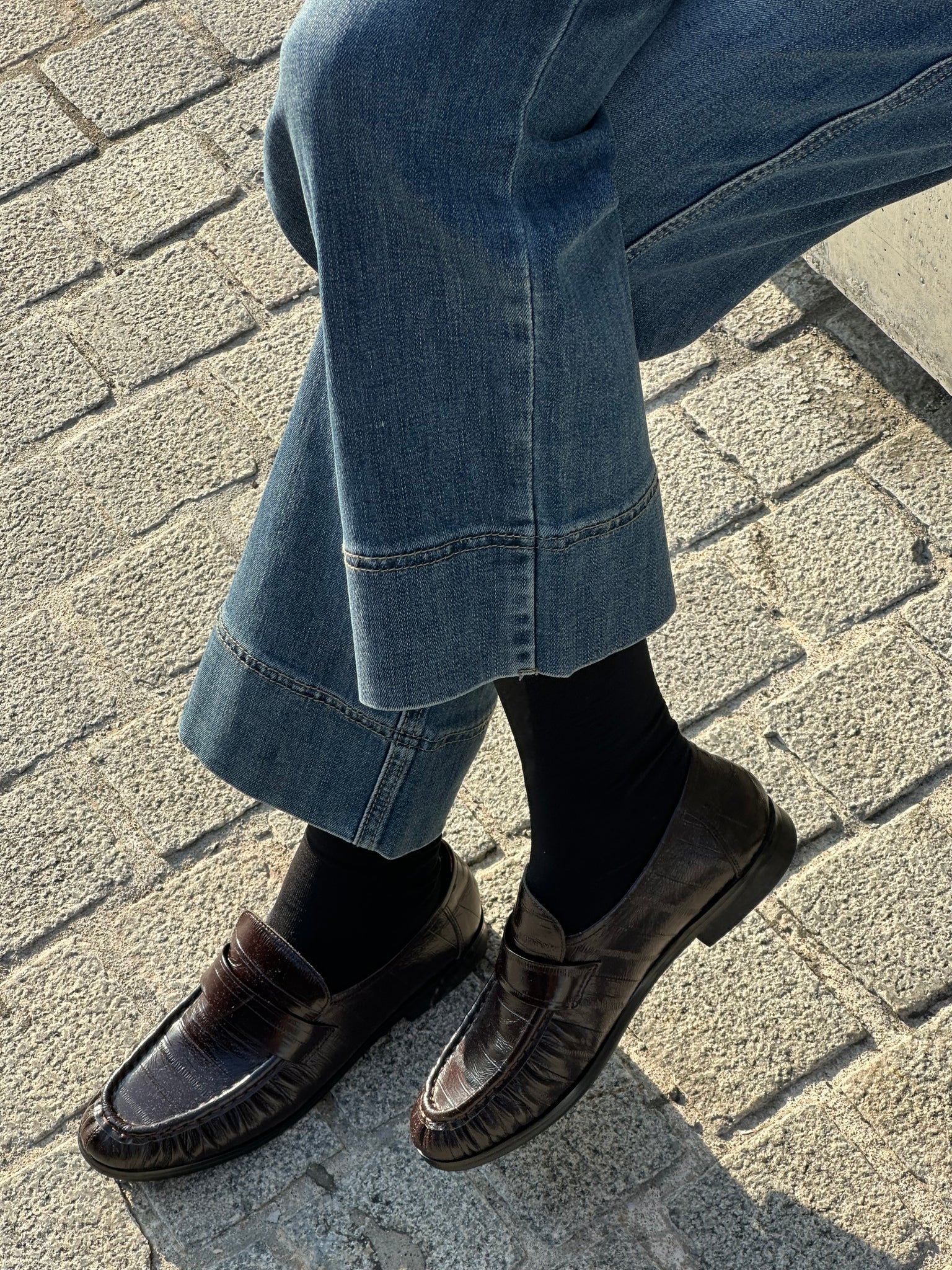 Thick Hem Straight Cut Jeans