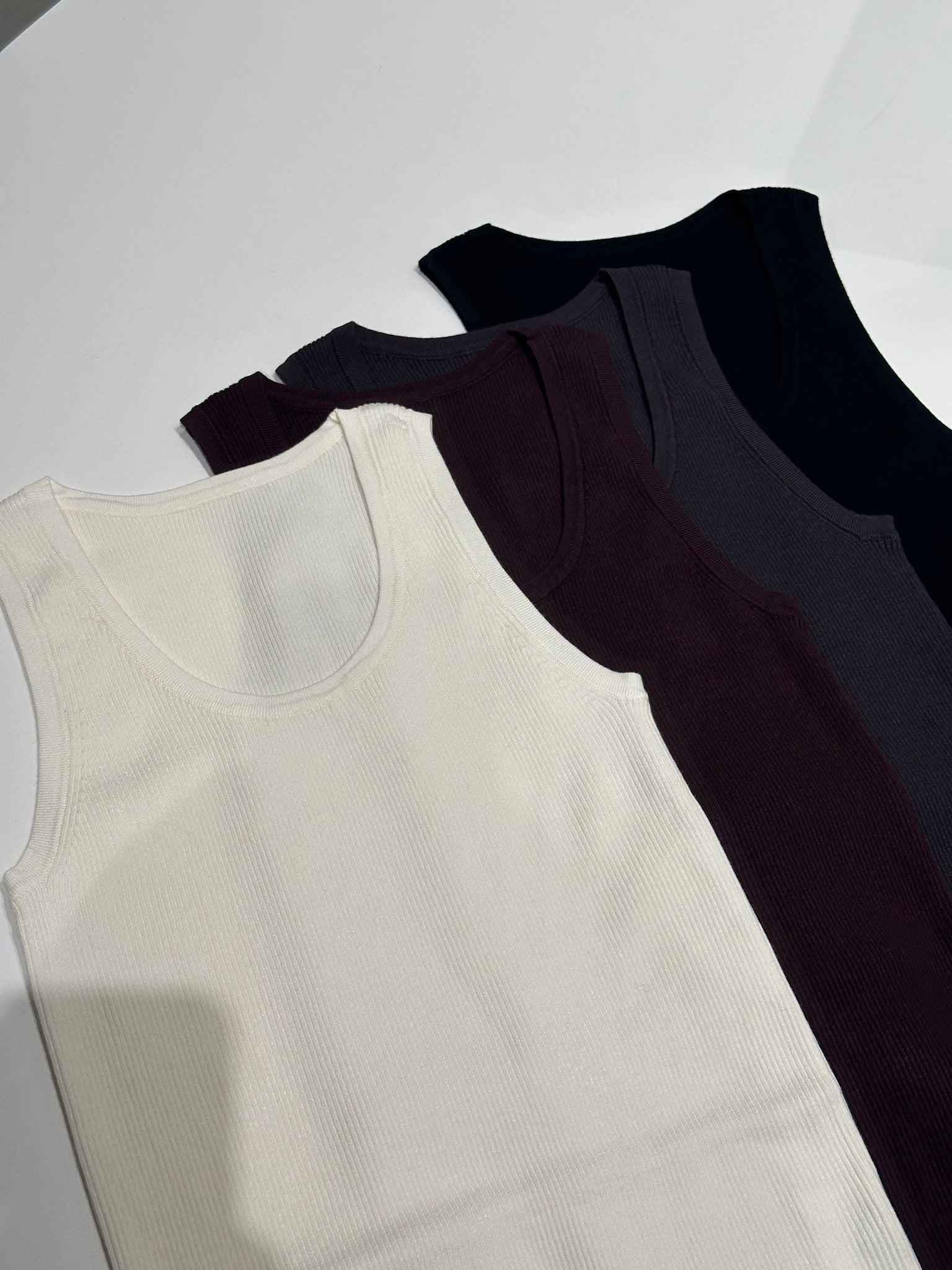 Essential Ribbed Knit Vest (2-4Sep 超抵價$198, 之後批發價$248)
