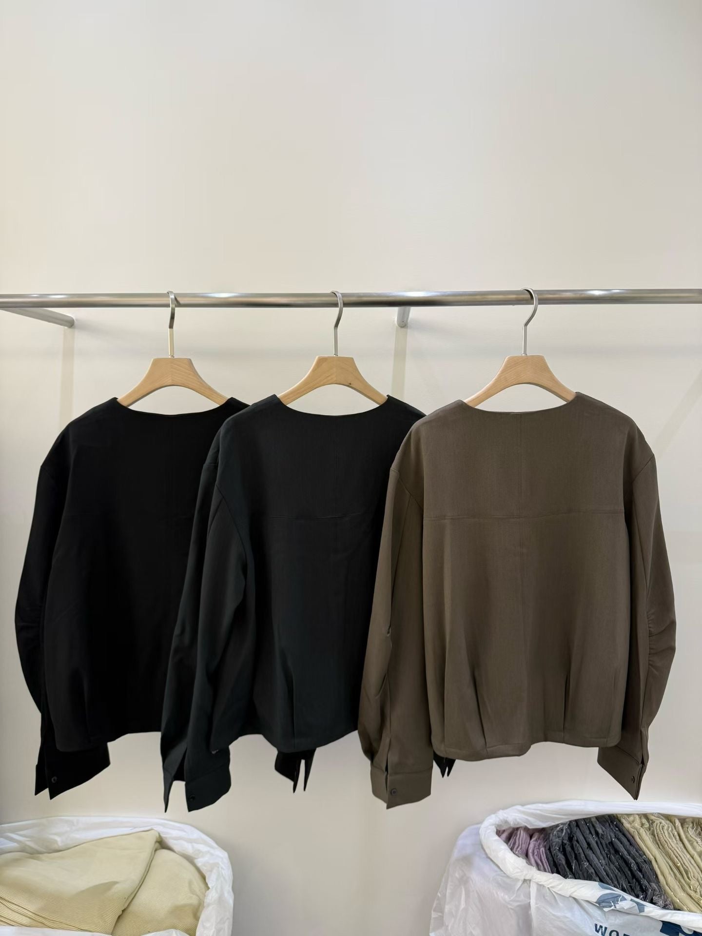 Modern Boxy V Neck Top  (8-10Oct超抵價$428, 之後批發價$468)