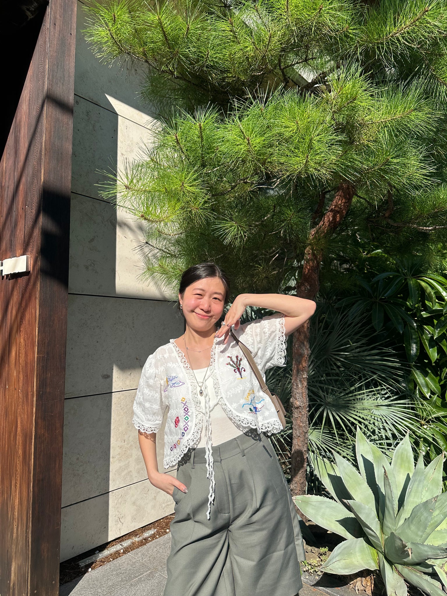 Deluxe Embroidered Tie Top (31Jul-2Aug 超抵價$668, 之後批發價$698)