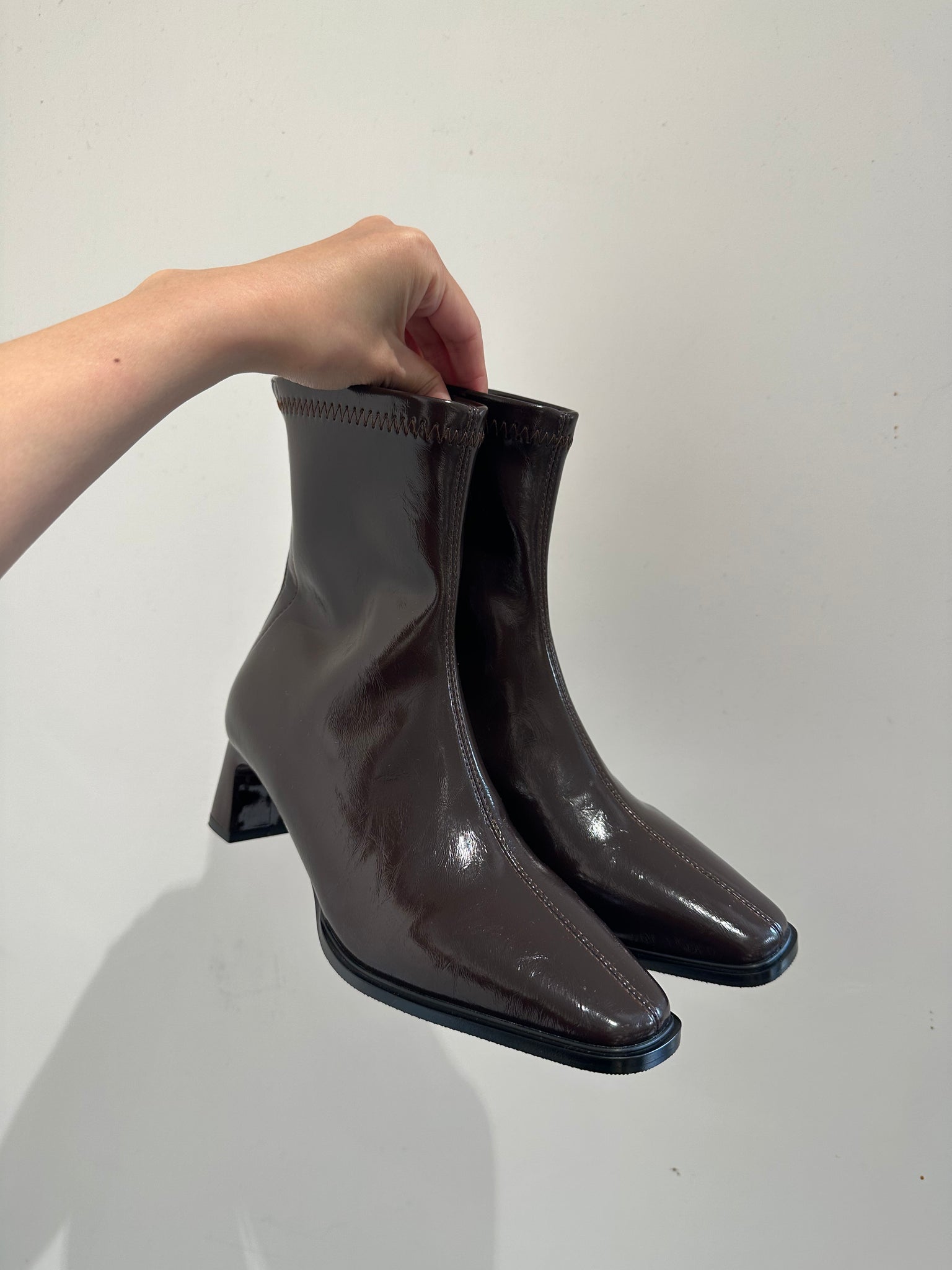 Middle Seam Block Heels Ankle Boots (14-17Oct超抵價$468, 之後批發價$568)