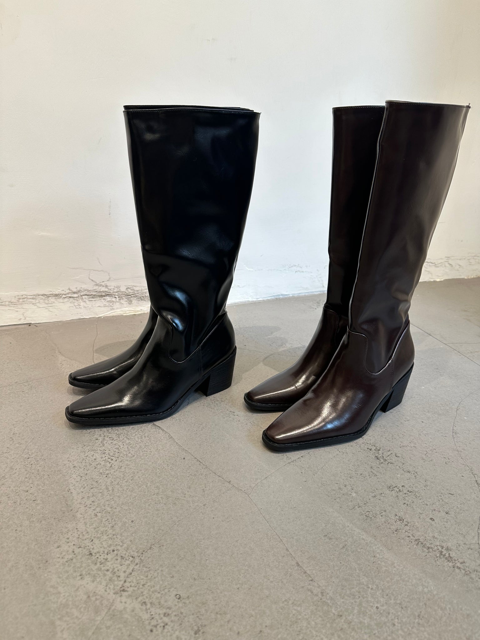 Daily Cool Pointed Long Boots (限時最抵價$568至今晚23:59, 15-17Oct超抵價$598, 之後批發價$698)