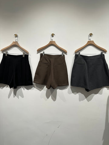 Fold Shorts (7-9Nov $298, 之後批發價$348）