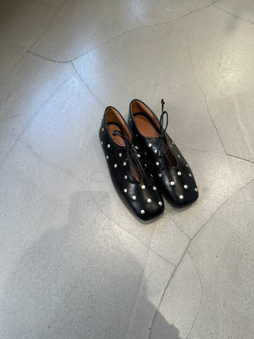 Lamb Leather Stud Tie Square Head Shoes (15-18Oct $468, 之後批發價$498）
