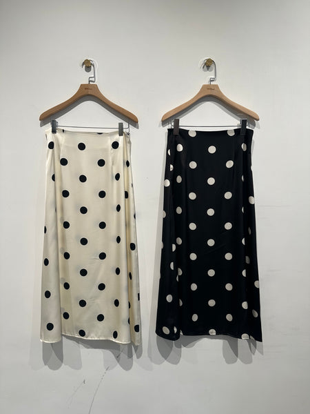 Polka Dot Satin Skirt  (16-18Apr $348, 之後批發價$398）