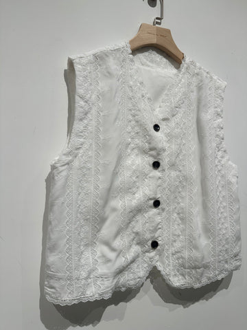 Delicate Lace Vest  (2-5Jul 超抵價$298, 之後批發價$398)