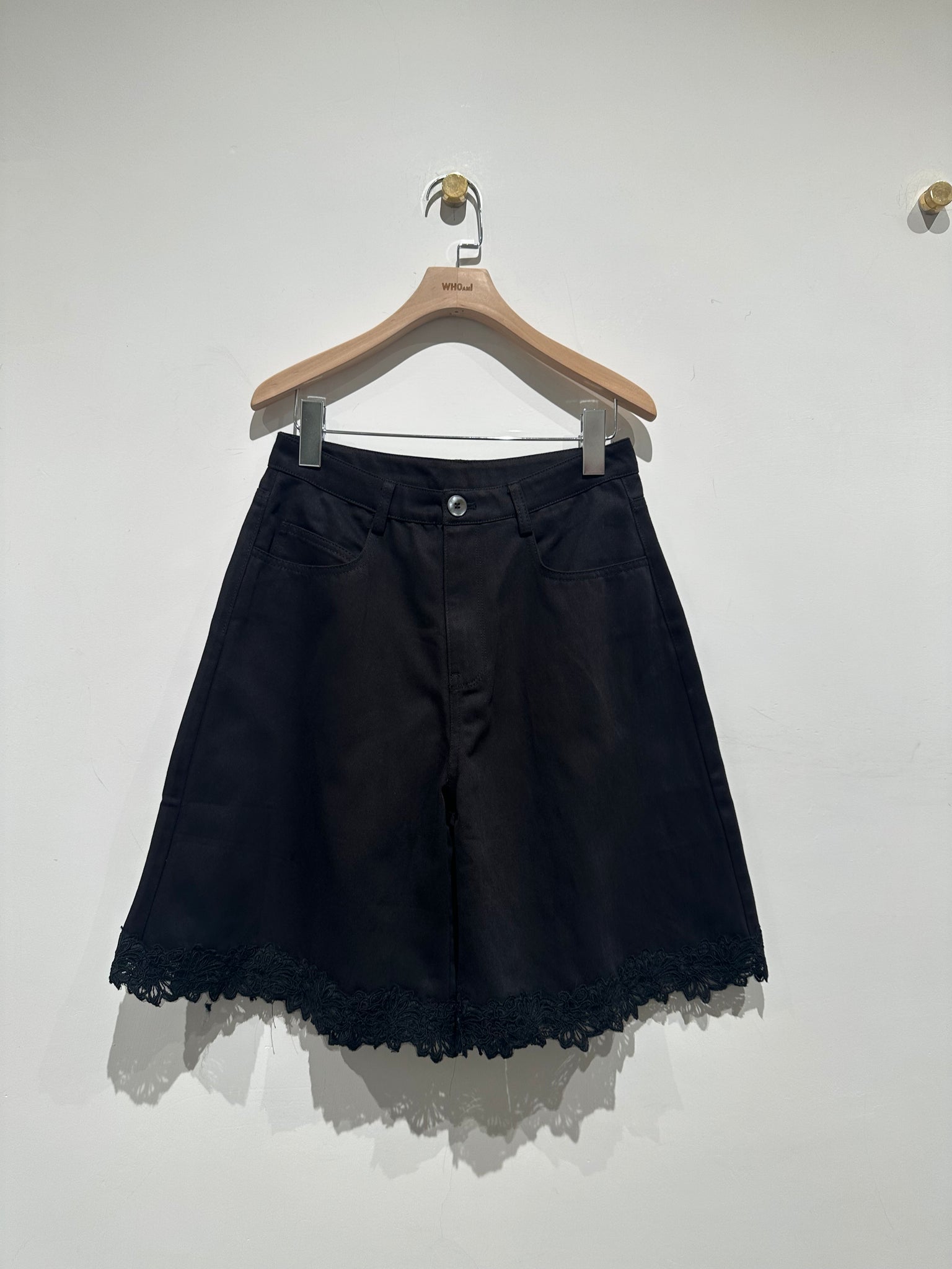 Cool Lace Hem Short  (24-27Jun 超抵價$428, 之後批發價$468)
